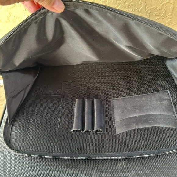 Tumi 🔥Sale🔥 black compact carryon bag for computer and clothes - Picture 8 of 11